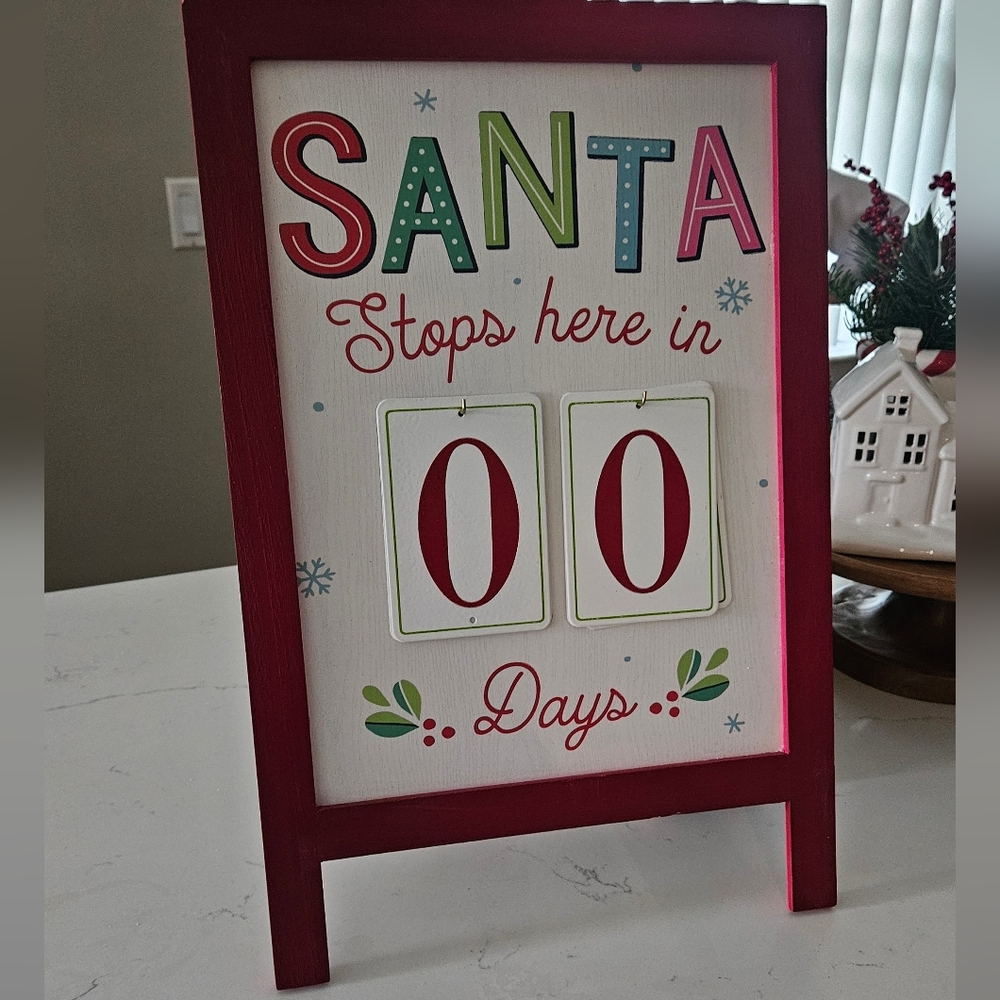 Santa 25 Day Tabletop Countdown Calendar